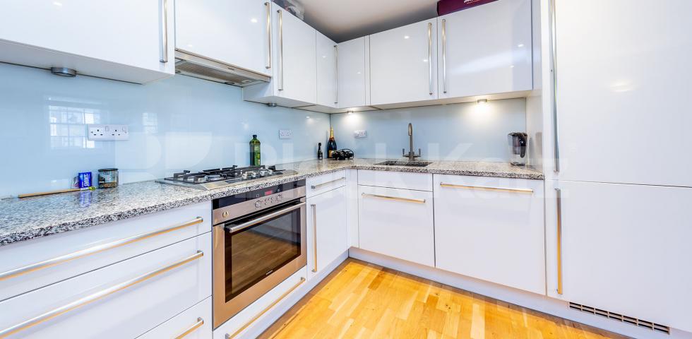 			STUNNING ONE BED IN CAMDEN!, 1 Bedroom, 1 bath, 1 reception Flat			 Kings Terrace, CAMDEN